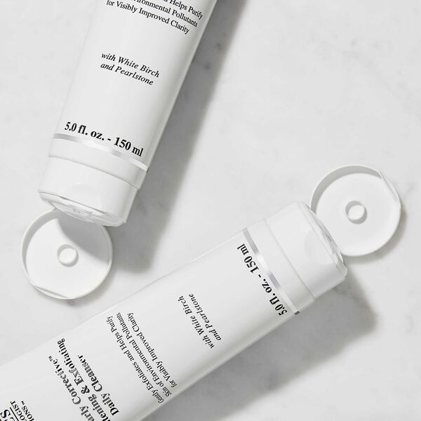Clearly Corrective™ Brightening Exfoliating Cleanser Kiehl s