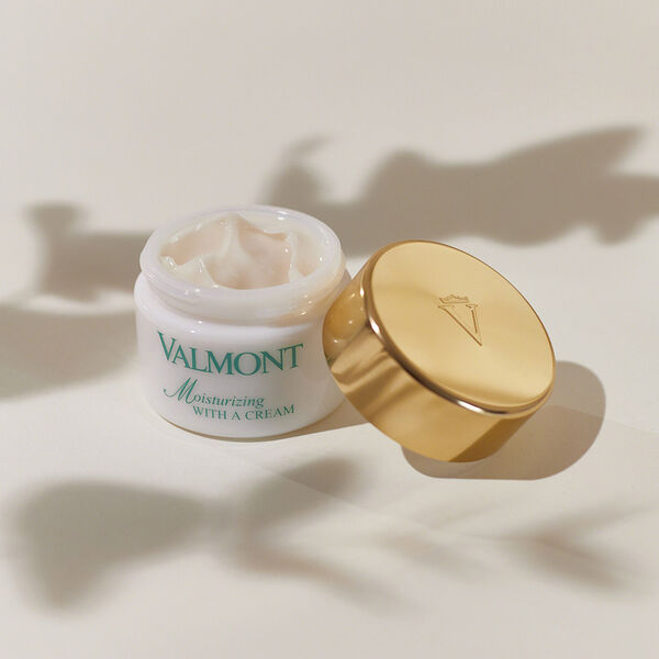 Moisturizing With a Cream Valmont